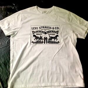 Levi’s T-Shirt